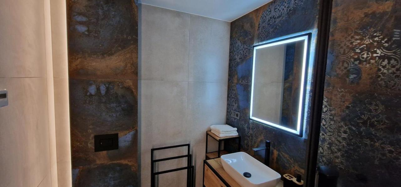 Apartament Lomnicka 59 เยเลเนียกูรา ภายนอก รูปภาพ